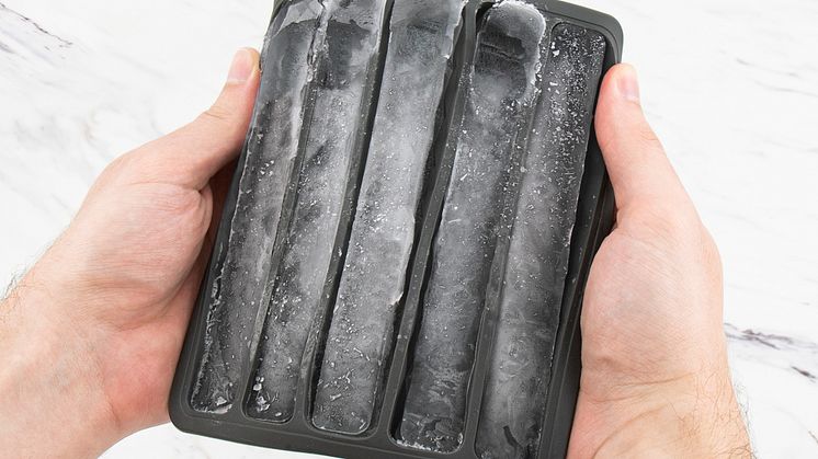 81-34525_Bottle-Ice-Molds_Charcoal_In-use-1-1.jpg