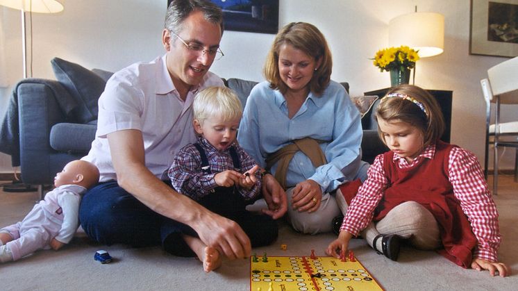 Die Absicherung der Familie sollte man nicht auf die lange Bank schieben. Foto: SIGNAL IDUNA