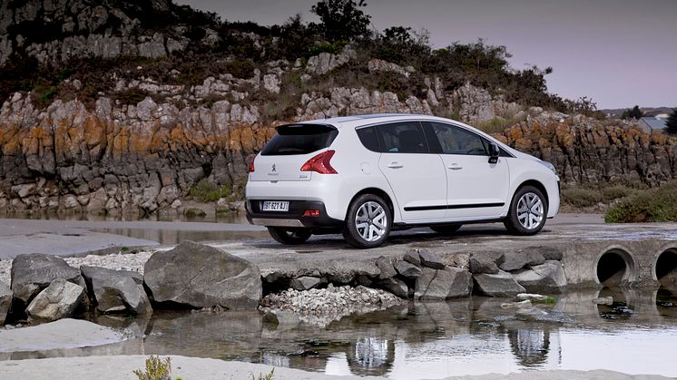 Dielselhybrid-teknologien i 3008 HYbrid4 har netop modtaget prisen "Det gyldne rat"