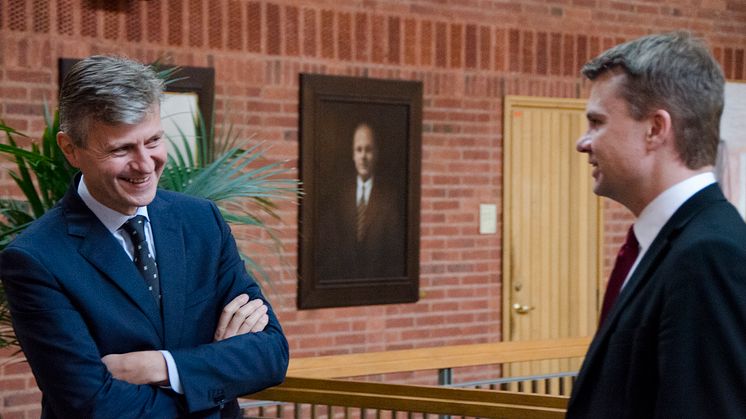 Ambassadör Jean-Pierre Lacroix och kommunalrådet Ulf Olsson. Foto: Charlotte Ohlsson