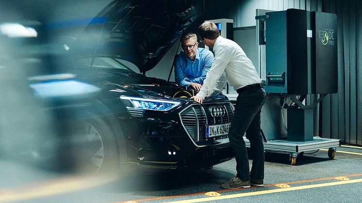Elbiler som en del af omstillingen til bæredygtig energi (Audi e-tron)