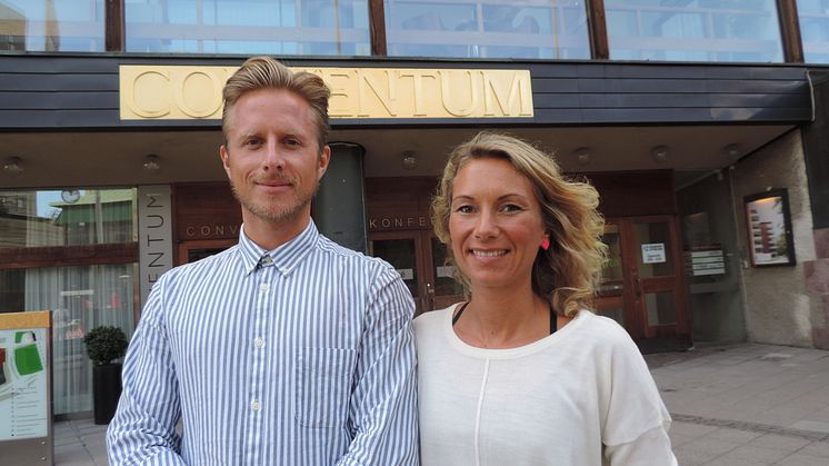 Markus Karlsson och Josefin Nilsson, pristagare Pedagogiskt pris 2014. Foto: Örebro kommun