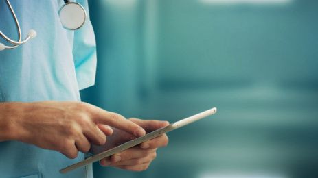 Katsaus digitalisaatioon: Terveydenhuolto, teknologia ja demokratia