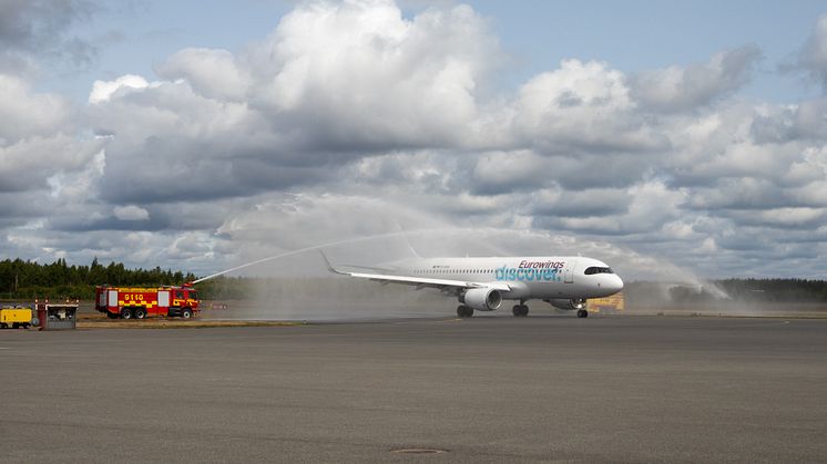 jkpg airport webb