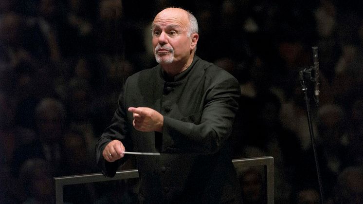 Dirigentgigant gästar Kungliga Filharmonikerna