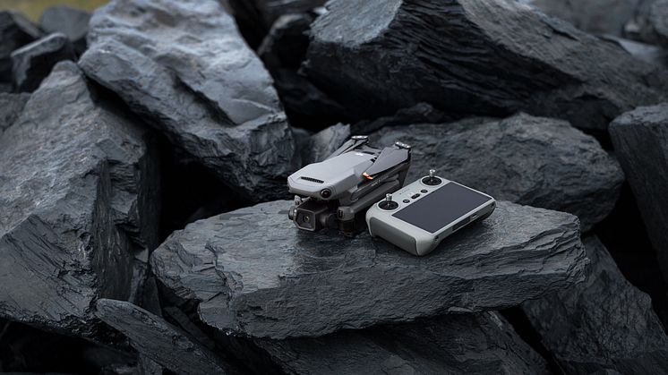 DJI Mavic 3 Classic + DJI RC (2 of 2)