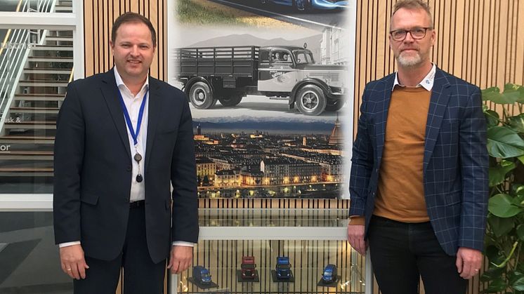 Lars Kragh, Country Sales Manager for varevogne i Danmark og Henrik Dybdahl, Kundechef hos Söderberg & Partners.