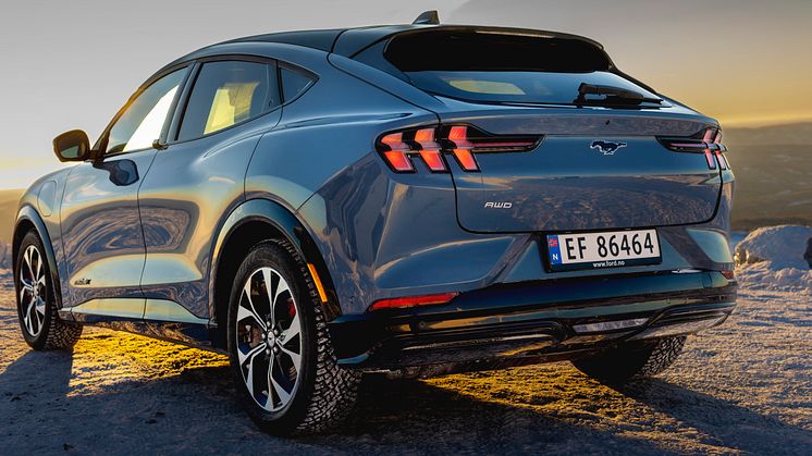 Mustang Mach-E Vapour Blue 028