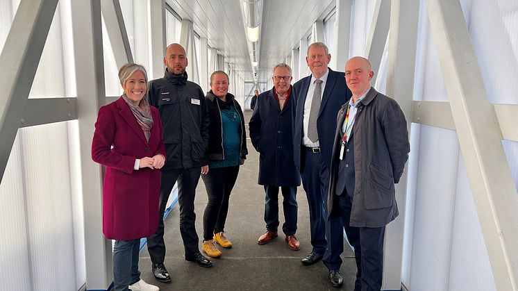 Daisy Cooper MP (left) and Council leader Chris White (4th left) join Thameslink and Network Rail on St Albans City's new second footbridge