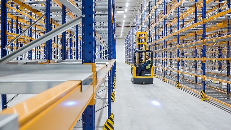 Jungheinrich levererar över 19 km pallställ till Opels nya europeiska reservdelslager.