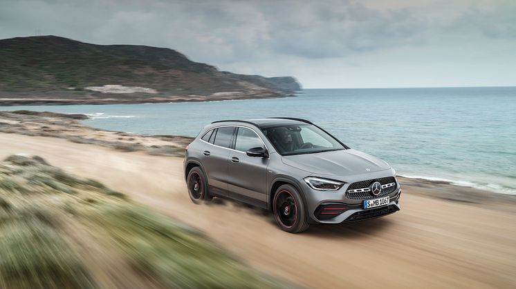Nya_Mercedes-Benz_GLA_20203