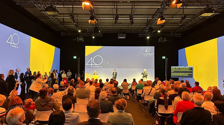 Cochlear Hörmessen „Hear together“ mit fulminantem Finale – mehr als 700 Besucherinnen und Besucher erleben neuartiges Hör-Event in Berlin (Foto: Cochlear Ltd.)