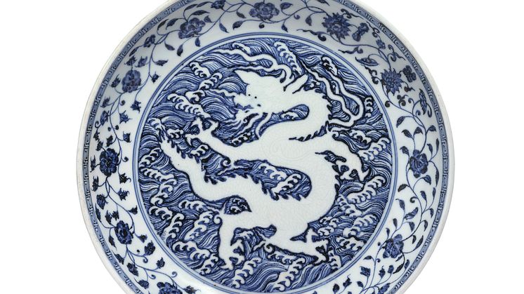 Chinese Ming Dish_lot 203.jpg