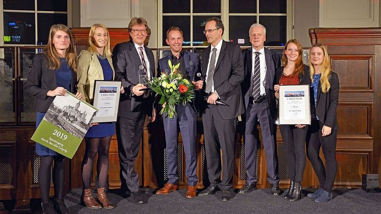 Die Preisträger: Prof. Andreas Schulz (3.v.l.) für das Gewandhausorchester und Dr. Michael Maul (4.v.l.), Intendant des Bachfestes Leipzig, erhielten den Leipziger Tourismuspreis 2018, überreicht von Volker Bremer (LTM GmbH)