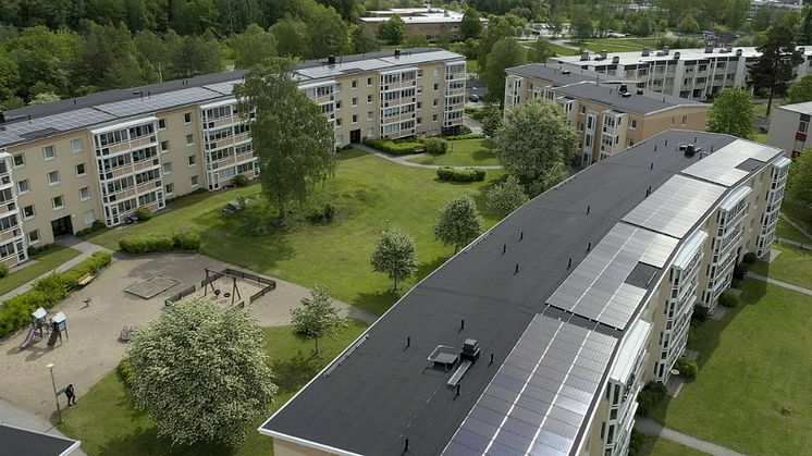  Invigning av jättelik solcellsanläggning i Riksbyggens Brf Nyköpingshus nr 15
