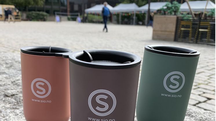 Stadig flere studenter  har med termokrus eller favorittkoppen hjemmefra til serveringsstedene på campus.  