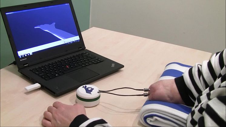 The patient commanding a virtual arm