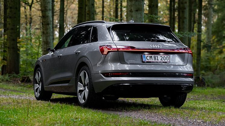Audi e-tron (low res)
