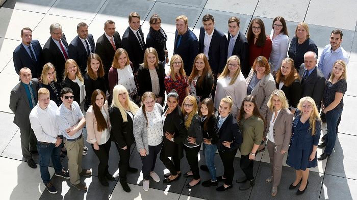 Start ins Berufsleben - die neuen Innendienst-Auszubildenden der Barmenia Versicherungen (Bild: Andreas Fischer)