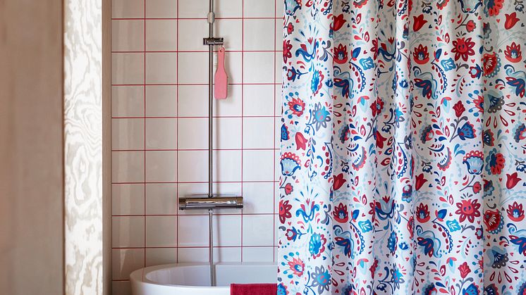 KRATTEN badeforhæng 79.- 100% polyester af genanvendt PET-plast. B180×L200 cm.