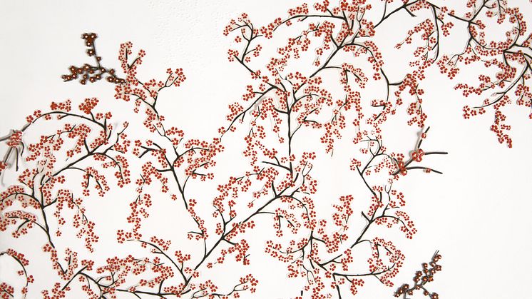 Små blommor, 2019. Detalj. Vikskärm som skapats med keramik, metall, papper.