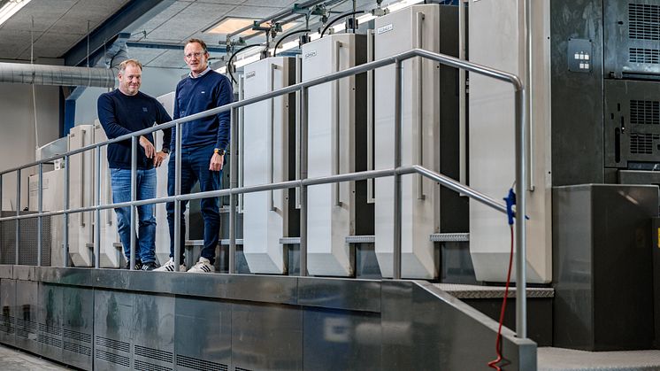 Trykkerivirksomheden Strandbygaard tilføjer nu emballageproduktion som et nyt forretningsben til porteføljen. (På billedet ses de to medejere medejer Claus Scotwin og Ole Strandbygaard). Foto: Strandbygaard.