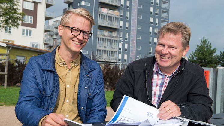 Martin Jansson energispecialist NCC och Anders Malmberg certifierad energiexpert Wikström (Foto: Johanna Asplund)