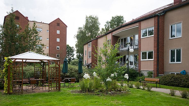 I natt gick brandlarmet på vård- och omsorgboendet Klintesväng. Nattpersonal agerade exemplariskt och lyckades släcka branden och evakuera den boende ut ur lägenheten.