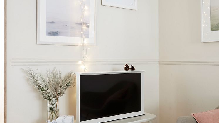 Samsung Serif TV - Dreaming of a white christmas