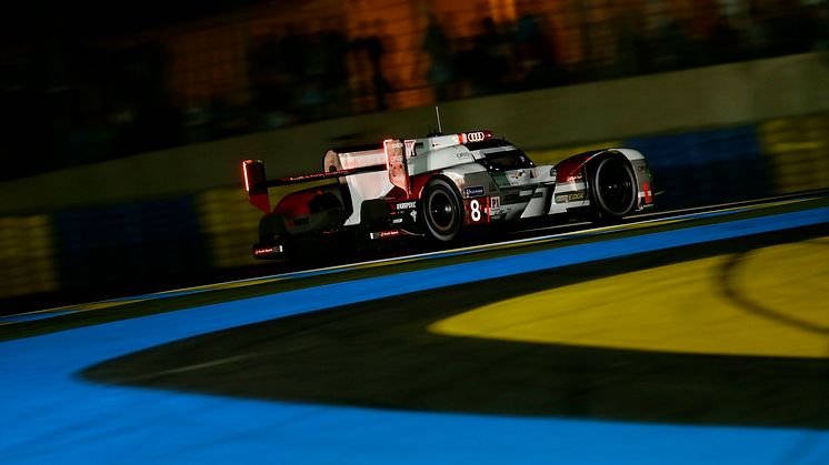 Audi R18 e-tron quattro #8 natkørsel