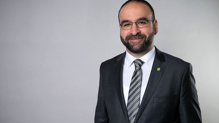 Bostadsminister Mehmet Kaplan medverkar på Hem, villa & bostadsrätt