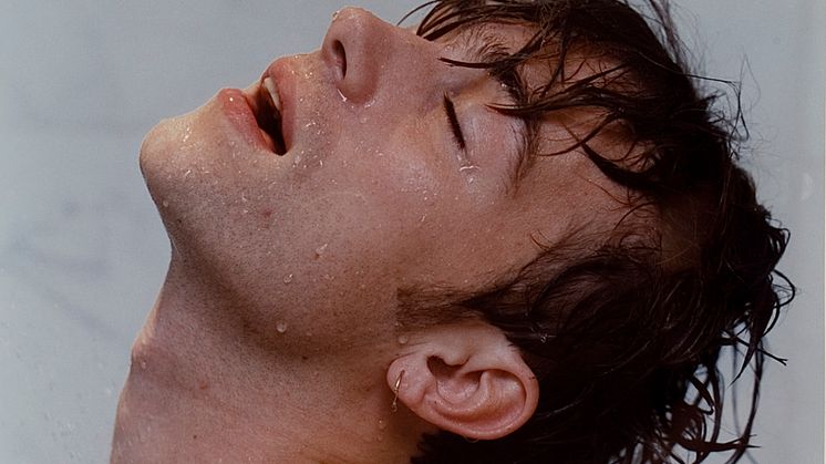Wolfgang Tillmans, Damon, head up, 1995