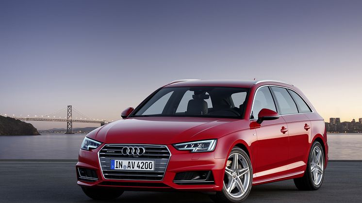 A4 Avant right side front in Tango Red