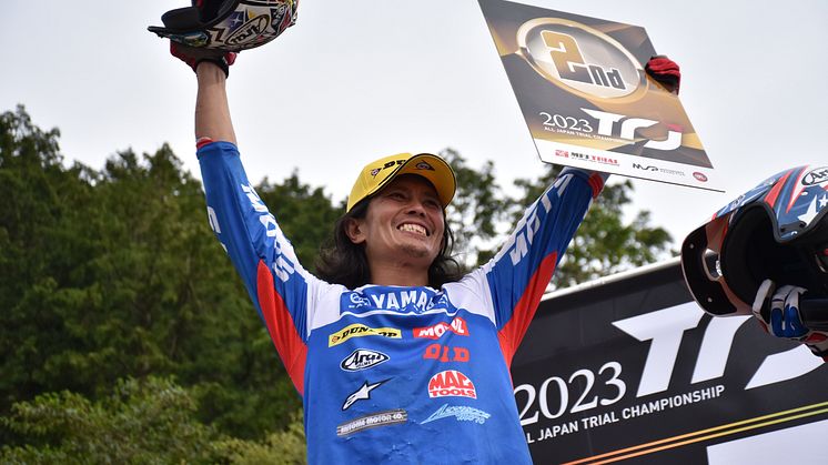 電動トライアルバイクTY-E 2.1で全日本トライアル史上初となる2位表彰台を獲得した#2黒山健一（TY-E 2.1）