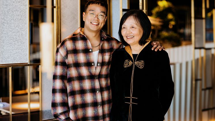 Jimmy Guo och mamma Anlin Zhang bjuder på egna tolkningar av kinesiska klassiker på TAK.