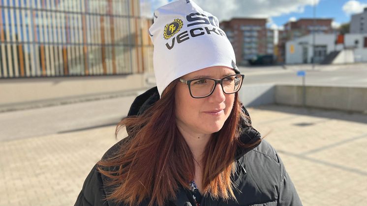 Entrébiljetten till SM-veckan Skövde i form av en mössa säljs av 14 föreningar och ett antal återförsäljare. Foto: Erica Williamsson/upplevskovde.se