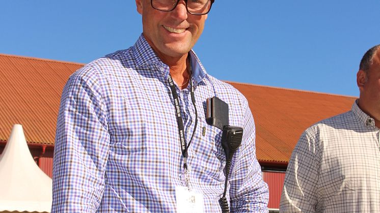 Projektledare Klas Brandt i solskenet på Food Courten.