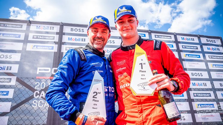 Gustav Krogh (th.) og Jesper Carlsen (tv.) kørte 1. og 2. pladsen i GT4-klassen i begge sprintræs ved sæsonstart på Porsche Sprint Challenge Scandinavia.