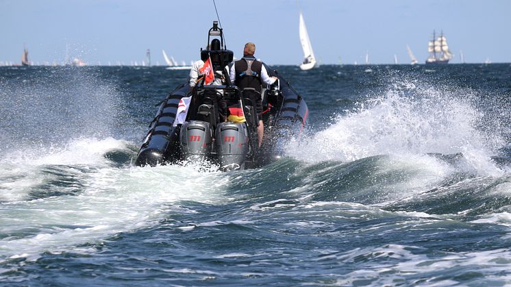 The  Dtorque 111 twin-cylinder 50 hp diesel outboard engine will be available for sea trials at La Rochelle.