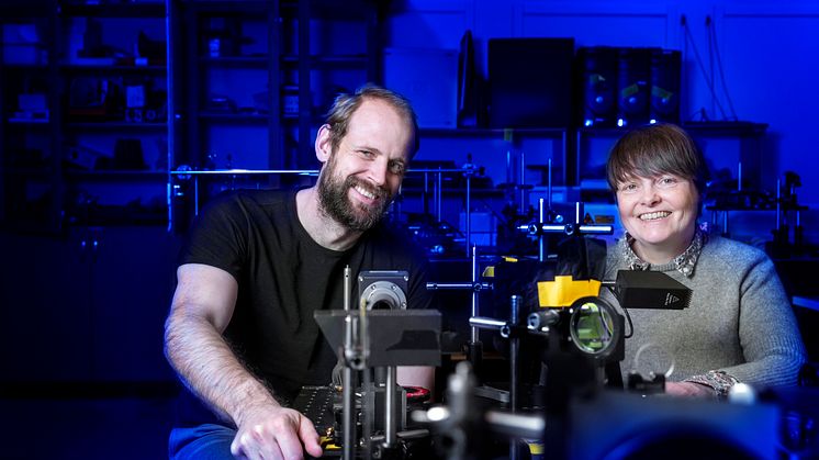 Joel Wahl, forskare i experimentell mekanik och Kerstin Ramser, professor i experimentell mekanik vid Luleå tekniska universitet
