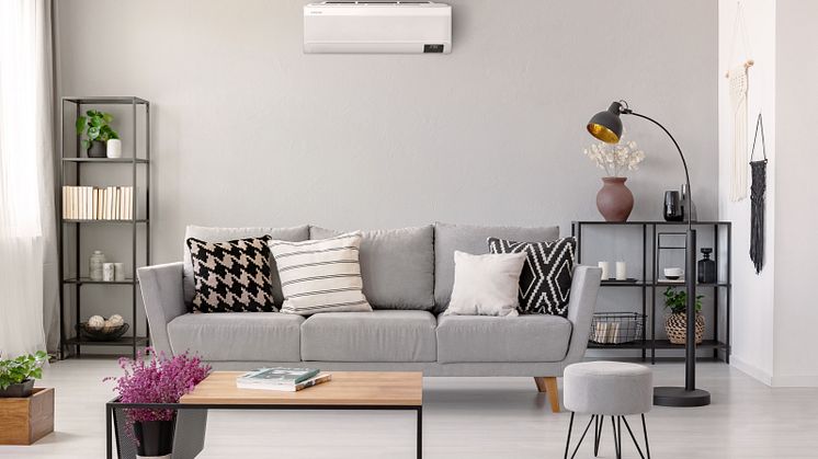 Samsung Wind-Free Air Conditioner AR9500T AR07T9171HB3 Lifestyle Image NonText - Living Room 3