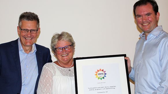 Peter Graf, VD, Ann-Catrine Englund, verksamhetschef och Niklas Sandin, RFSL.