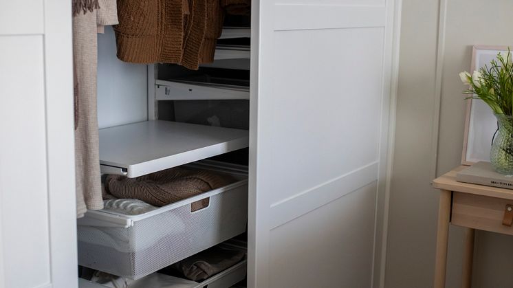 Elfa_Clothing_Interior_Click-in_system_Classic_Slidingdoor_Grace_2022_1_06