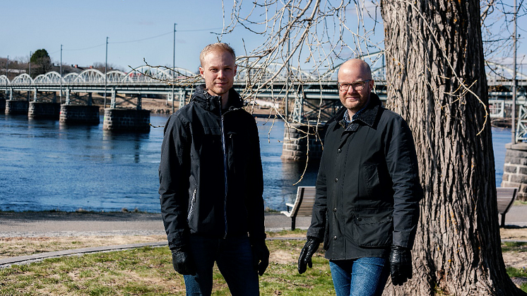 Arvid Lundström och Mikael Lundberg, vd för Structor Bygg Umeå AB. Foto Structor