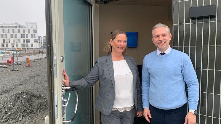 Tisdagen den 5 april öppnar Rosendals vårdcentral i Uppsala - verksamhetschefen Anna-Carin Sakari och Björn Jonasson, chef för Praktikertjänst Vård, hälsar välkomna.