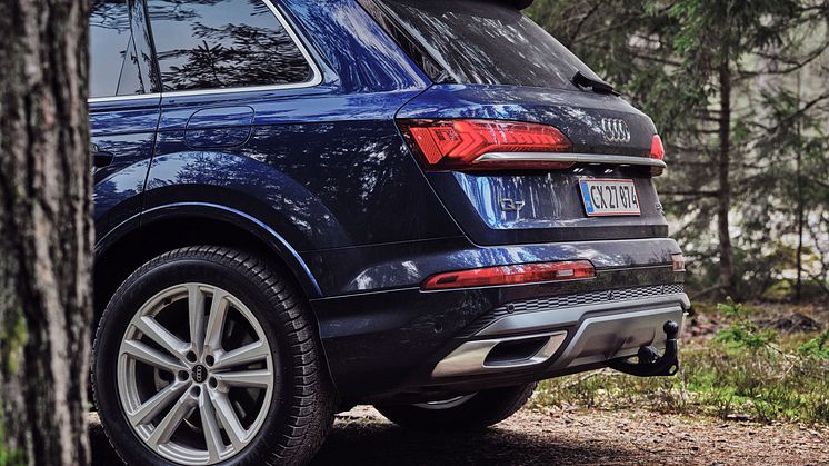 Audi Q7 TFSI e (Navarreblå)