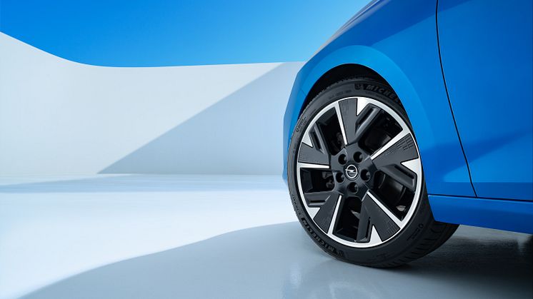 08_opel_astra_sports_tourer_electric_520669-6386f96dd75d1