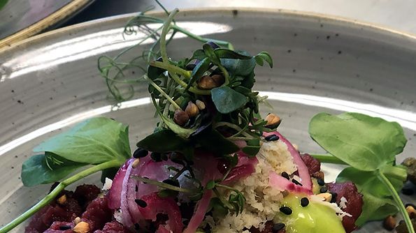 Menyn är specialkomponerad med lokala råvaror som utgångspunkt.