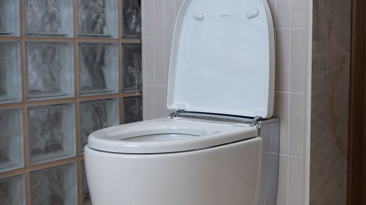 Kuva 3 pesu-wc asennettuna.jpeg