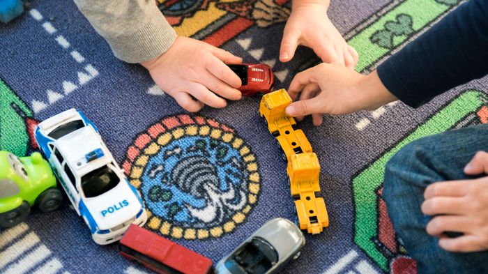 Förskola & Grundskola inför en ny form för utförande när det gäller omsorg för barn 1–13 år vars vårdnadshavare arbetar sena kvällar och helger.